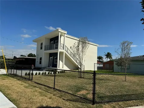 526 NW 6th Hallandale Beach FL 33009