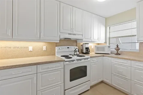 9480 Poinciana Place Davie FL 33324