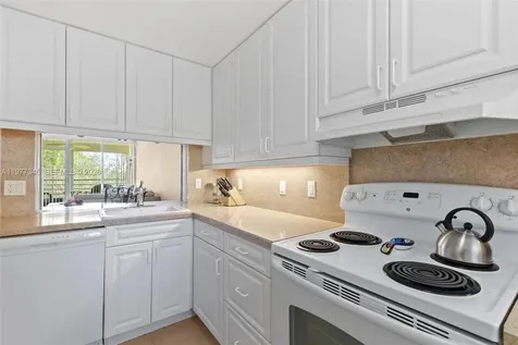 9480 Poinciana Place Davie FL 33324