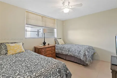 9480 Poinciana Place Davie FL 33324
