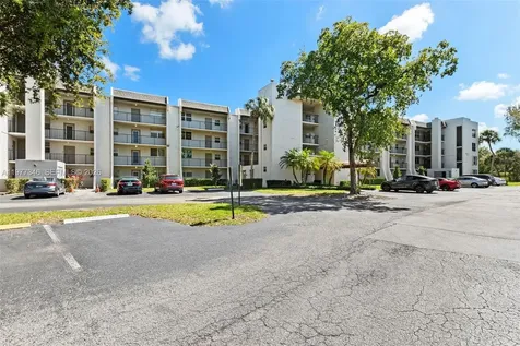 9480 Poinciana Place Davie FL 33324