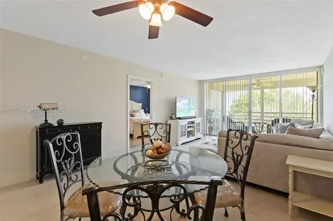 9480 Poinciana Place Davie FL 33324