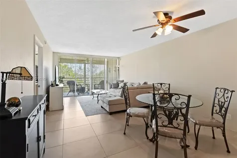 9480 Poinciana Place Davie FL 33324