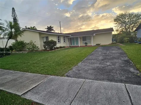 19112 SW 95th Avenue Cutler Bay FL 33157
