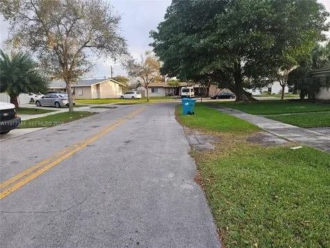 19112 SW 95th Avenue Cutler Bay FL 33157