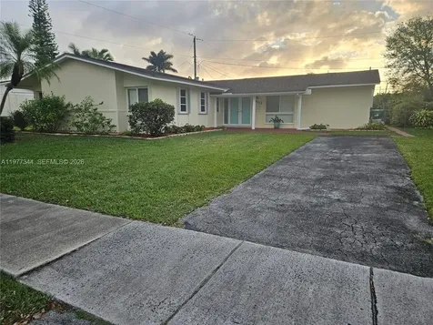 19112 SW 95th Avenue Cutler Bay FL 33157