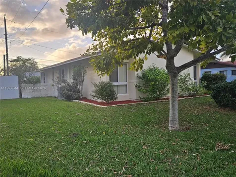 19112 SW 95th Avenue Cutler Bay FL 33157