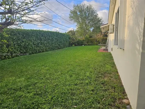 19112 SW 95th Avenue Cutler Bay FL 33157