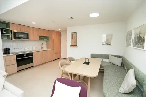 159 NE 6th Street Miami FL 33132