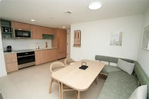 159 NE 6th Street Miami FL 33132