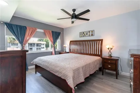 681 S Hollybrook Drive Pembroke Pines FL 33025