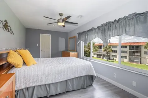 681 S Hollybrook Drive Pembroke Pines FL 33025