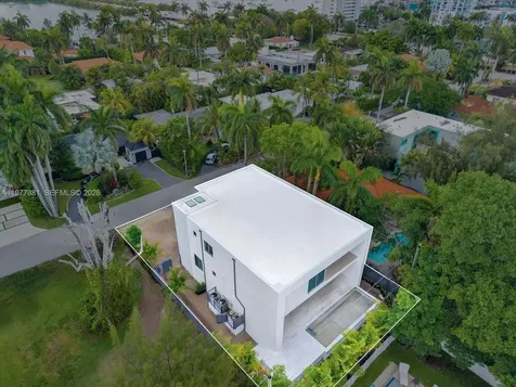 7701 Coquina Drive North Bay Village FL 33141