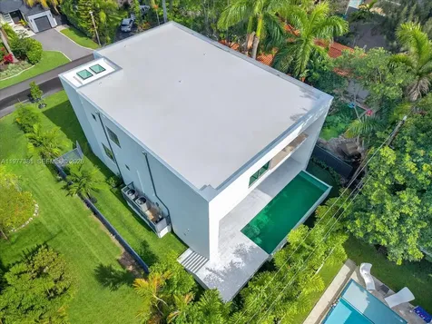7701 Coquina Drive North Bay Village FL 33141