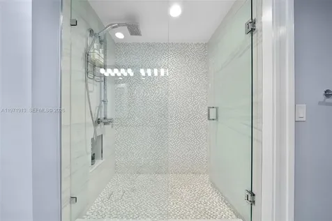 226 Ocean Drive Miami Beach FL 33139