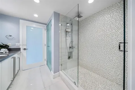 226 Ocean Drive Miami Beach FL 33139