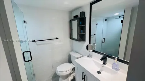 5600 Collins Avenue Miami Beach FL 33140