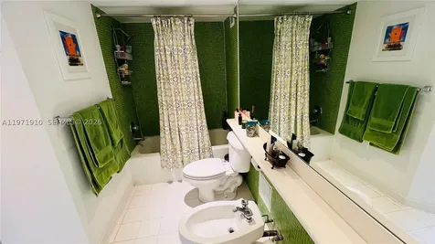 5600 Collins Avenue Miami Beach FL 33140