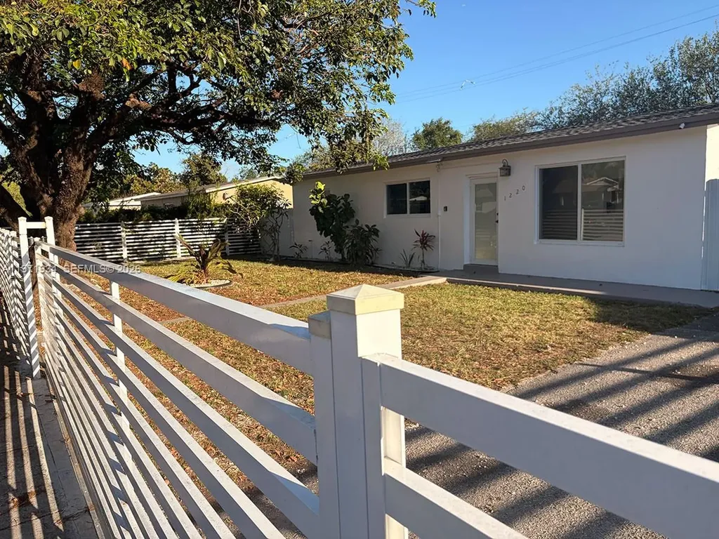 1220 NE 206th Street Miami FL 33179