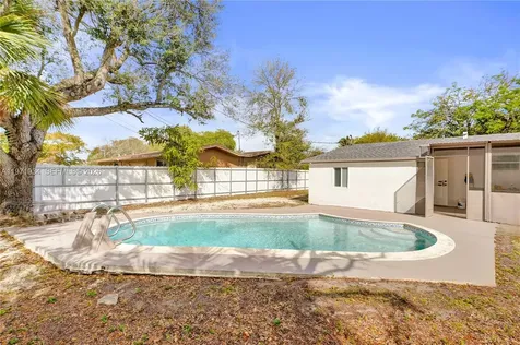 1220 NE 206th Street Miami FL 33179