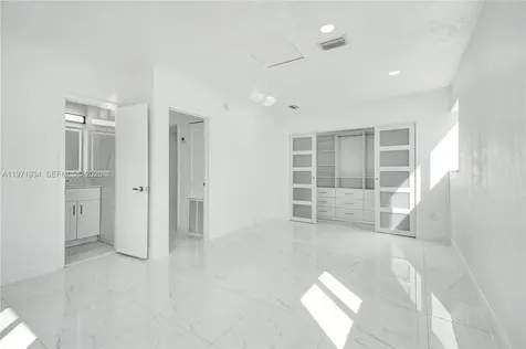 1220 NE 206th Street Miami FL 33179