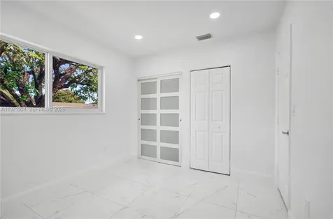 1220 NE 206th Street Miami FL 33179
