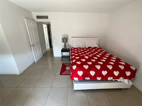 9240 Fontainebleau Boulevard Miami FL 33172