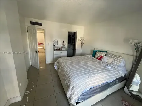 9240 Fontainebleau Boulevard Miami FL 33172