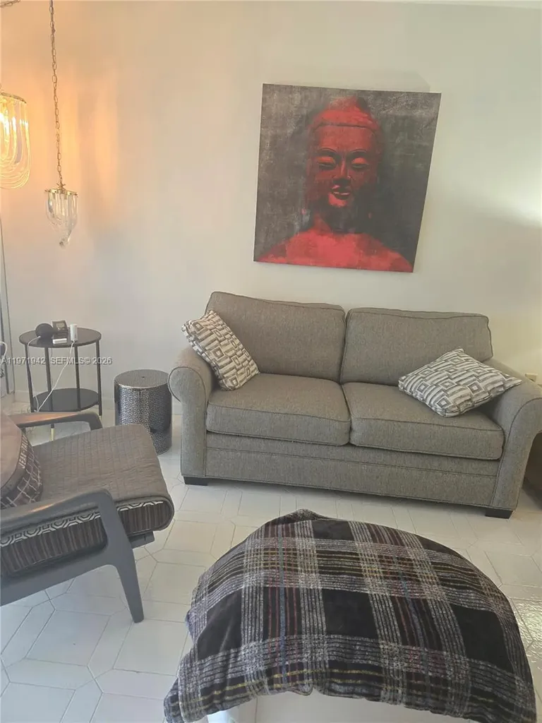 4001 Hillcrest Drive Hollywood FL 33021