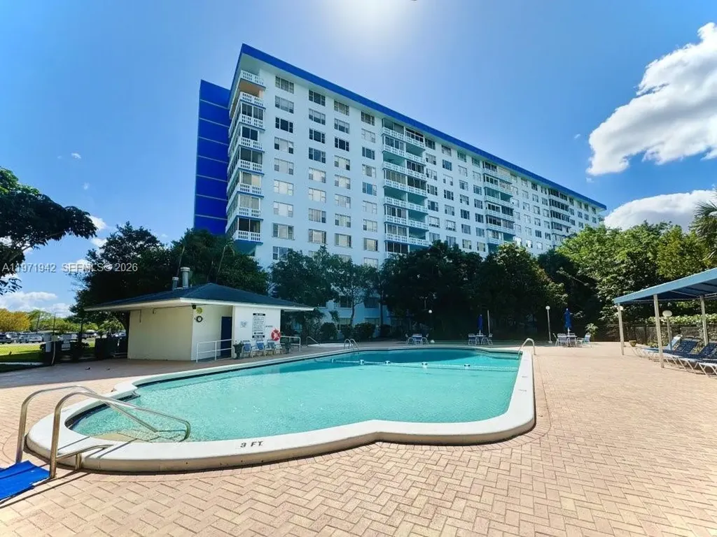 4001 Hillcrest Drive Hollywood FL 33021