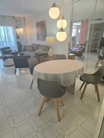 4001 Hillcrest Drive Hollywood FL 33021