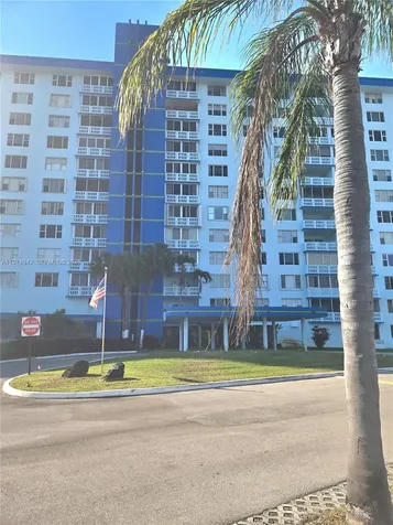 4001 Hillcrest Drive Hollywood FL 33021