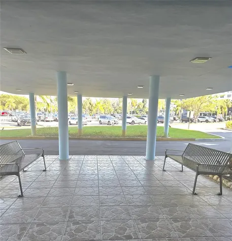 4001 Hillcrest Drive Hollywood FL 33021