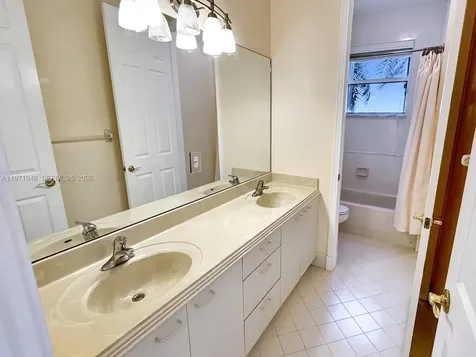 5028 SW 170th Avenue Miramar FL 33027