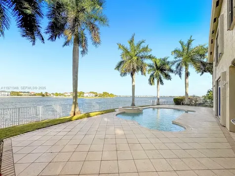 5028 SW 170th Avenue Miramar FL 33027