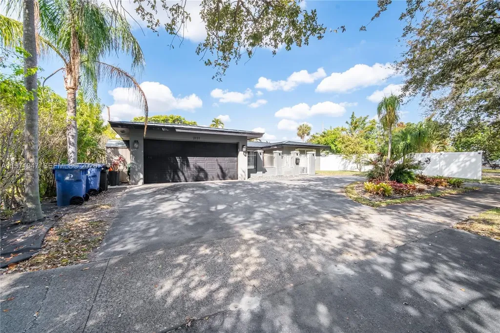 2121 NE 62nd Street Fort Lauderdale FL 33308