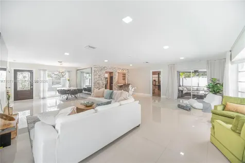 2121 NE 62nd Street Fort Lauderdale FL 33308