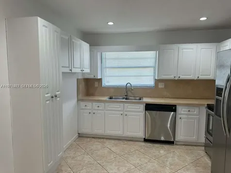208 SW 2nd Avenue Hallandale Beach FL 33009