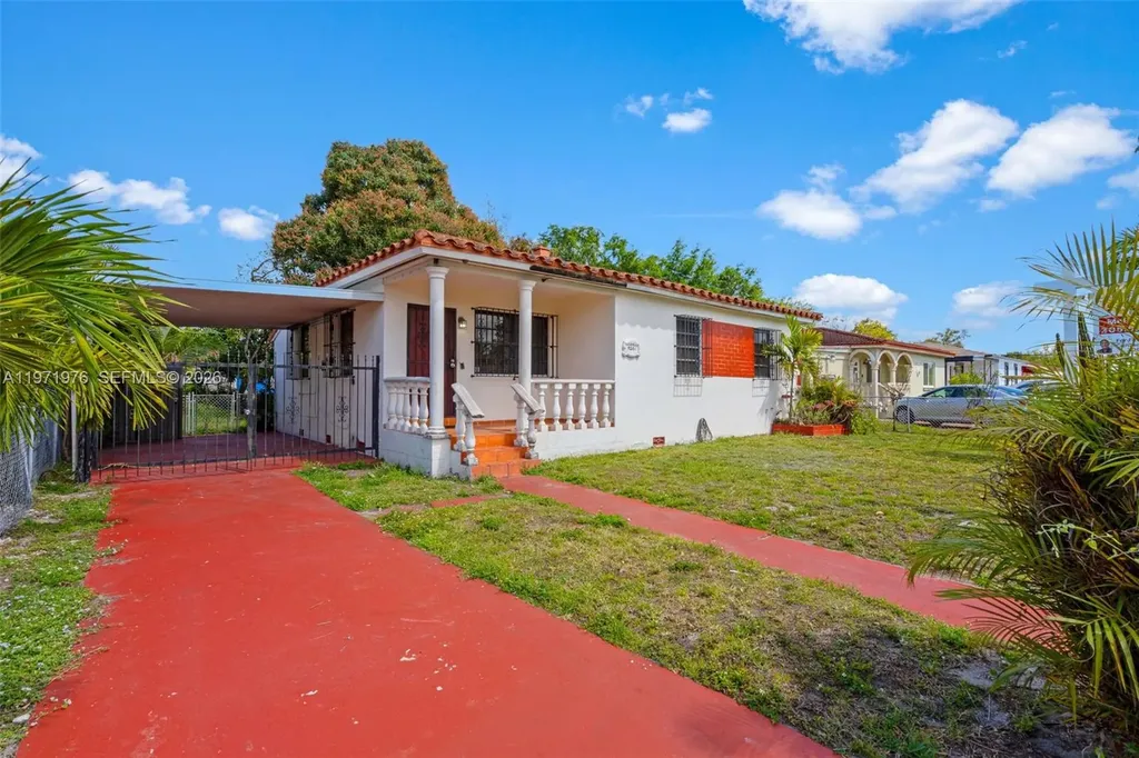 9201 NW 33rd Avenue Road Miami FL 33147