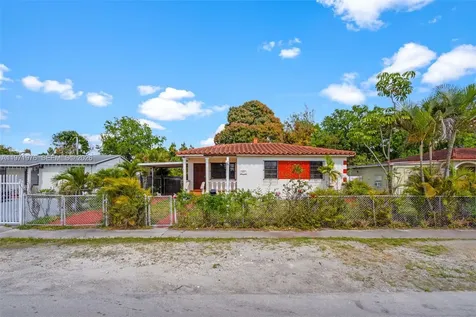 9201 NW 33rd Avenue Road Miami FL 33147