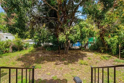 9201 NW 33rd Avenue Road Miami FL 33147
