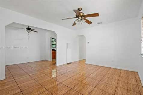 9201 NW 33rd Avenue Road Miami FL 33147
