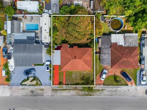 9201 NW 33rd Avenue Road Miami FL 33147