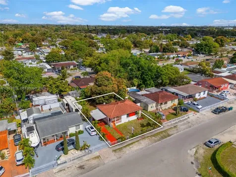 9201 NW 33rd Avenue Road Miami FL 33147
