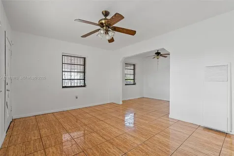 9201 NW 33rd Avenue Road Miami FL 33147