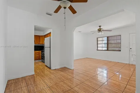 9201 NW 33rd Avenue Road Miami FL 33147