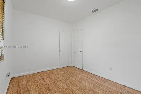 9201 NW 33rd Avenue Road Miami FL 33147