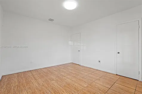 9201 NW 33rd Avenue Road Miami FL 33147