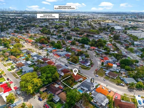 9201 NW 33rd Avenue Road Miami FL 33147