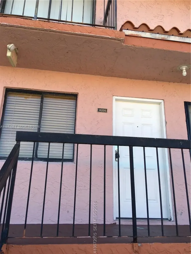 2162 W 60th Street Hialeah FL 33016